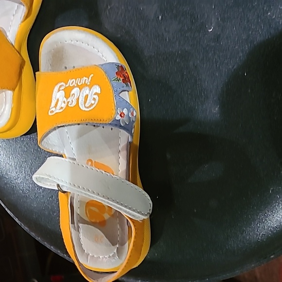 Dolce & Gabana kids sandals - Picture 2 of 5